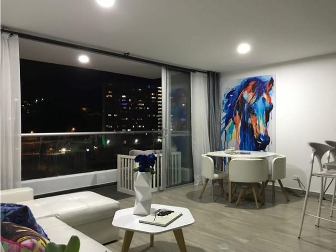 Apartamento de 1 alcoba en arriendo en Asomadera No.2, Medellín, 69 m² · foto 2 de 14