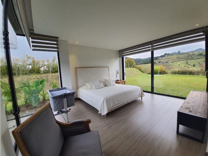Casa de 3 alcobas en venta en El Retiro, 260 m² · foto 11 de 12