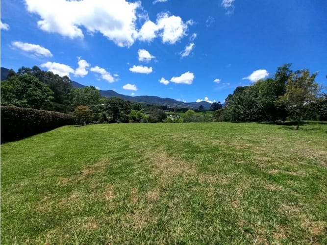 Lote en venta en Guamito, La Ceja, 3638 m² · foto 3 de 5