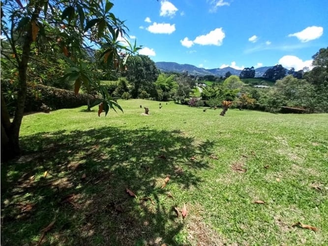 Lote en venta en Guamito, La Ceja, 3638 m² · foto 5 de 5