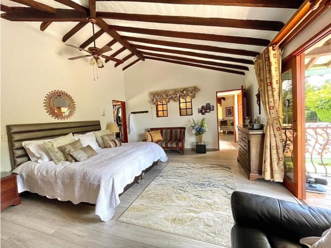 Casa de 4 alcobas en venta en Llano Grande, Rionegro, 550 m² · foto 8 de 24