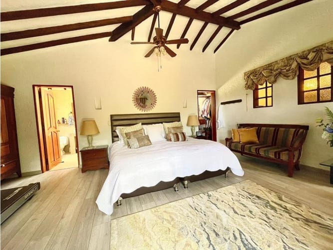 Casa de 4 alcobas en venta en Llano Grande, Rionegro, 550 m² · foto 9 de 24
