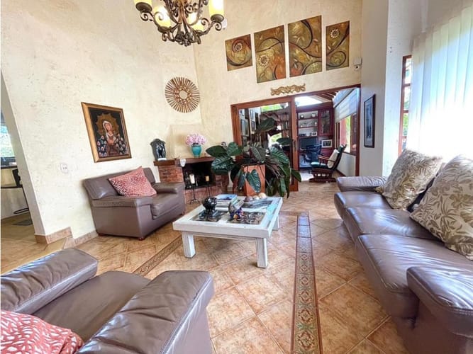 Casa de 4 alcobas en venta en Llano Grande, Rionegro, 550 m² · foto 13 de 24