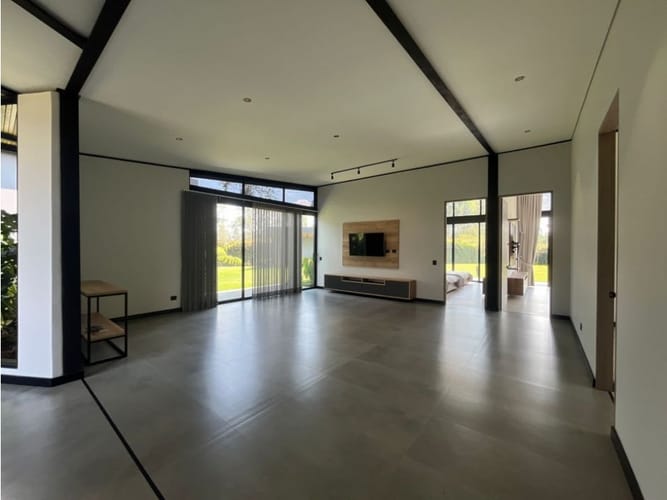 Casa de 3 alcobas en venta en Llano Grande, Rionegro, 576 m² · foto 2 de 13