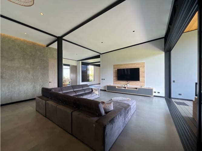 Casa de 3 alcobas en venta en Llano Grande, Rionegro, 576 m² · foto 3 de 13