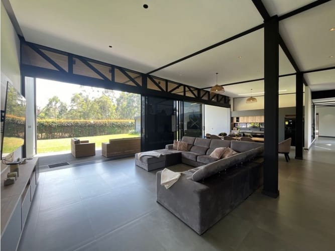 Casa de 3 alcobas en venta en Llano Grande, Rionegro, 576 m² · foto 4 de 13