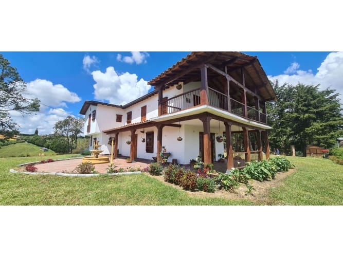 Casa de 5 alcobas en venta en Belen Sur, Rionegro, 380 m² · foto 1 de 13