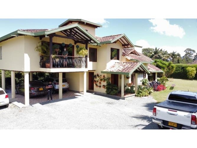 Casa de 4 alcobas en venta en Llano Grande, Rionegro, 550 m² · foto 19 de 24
