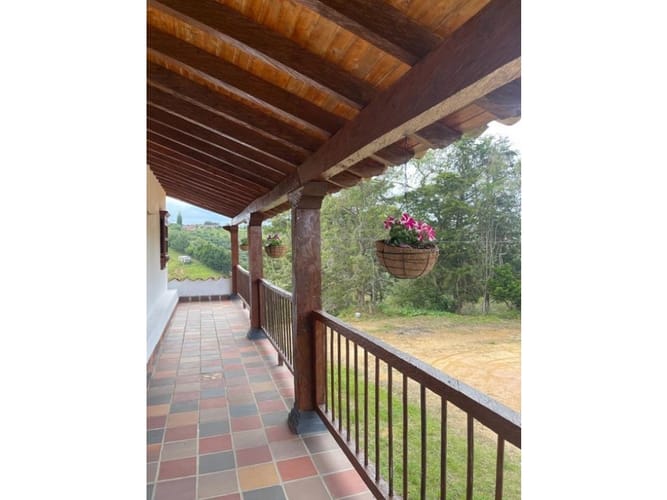 Casa de 5 alcobas en venta en Belen Sur, Rionegro, 380 m² · foto 5 de 13