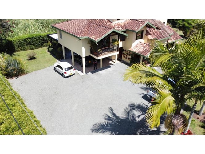 Casa de 4 alcobas en venta en Llano Grande, Rionegro, 550 m² · foto 21 de 24