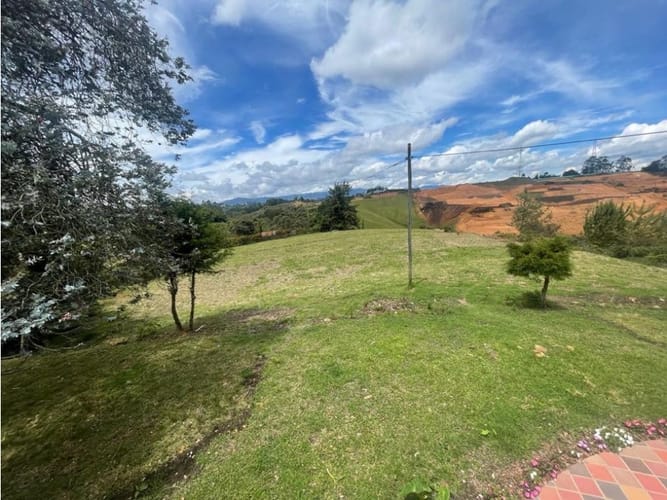 Casa de 5 alcobas en venta en Belen Sur, Rionegro, 380 m² · foto 8 de 13