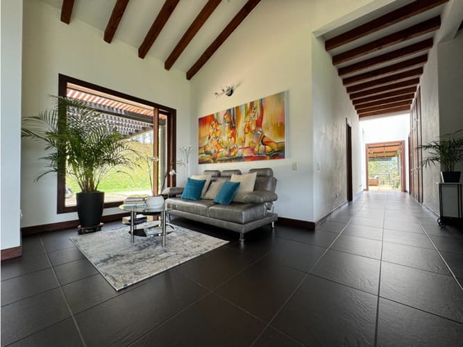 Casa de 4 alcobas en venta en Puente Pelaez, El Retiro, 380 m² · foto 2 de 22