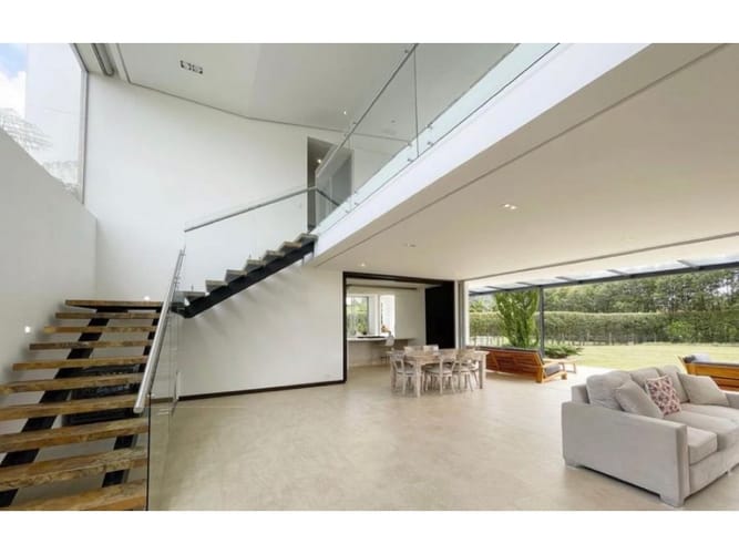 Casa de 5 alcobas en venta en Llano Grande, Guarne, 560 m² · foto 6 de 14