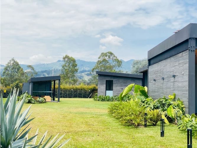Casa de 3 alcobas en venta en Llano Grande, Rionegro, 424 m² · foto 3 de 24