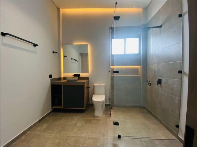 Casa de 3 alcobas en venta en Llano Grande, Rionegro, 424 m² · foto 13 de 24