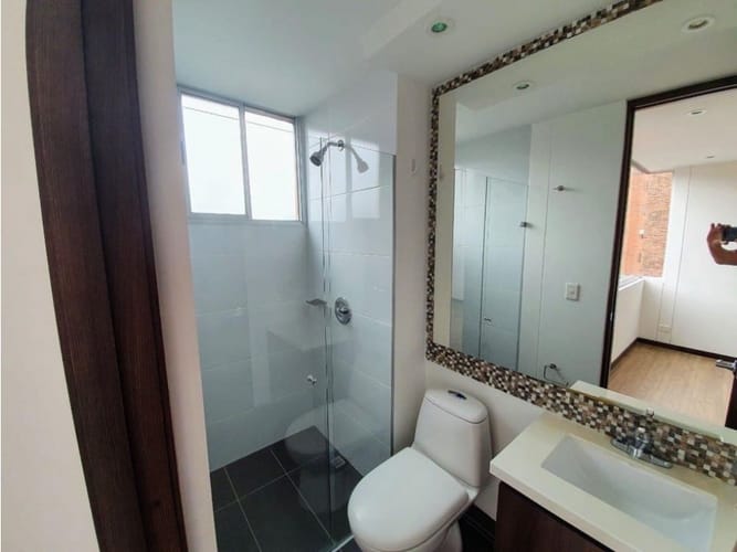 Apartamento de 2 alcobas en venta en Las Vegas, Envigado, 78 m² · foto 7 de 10