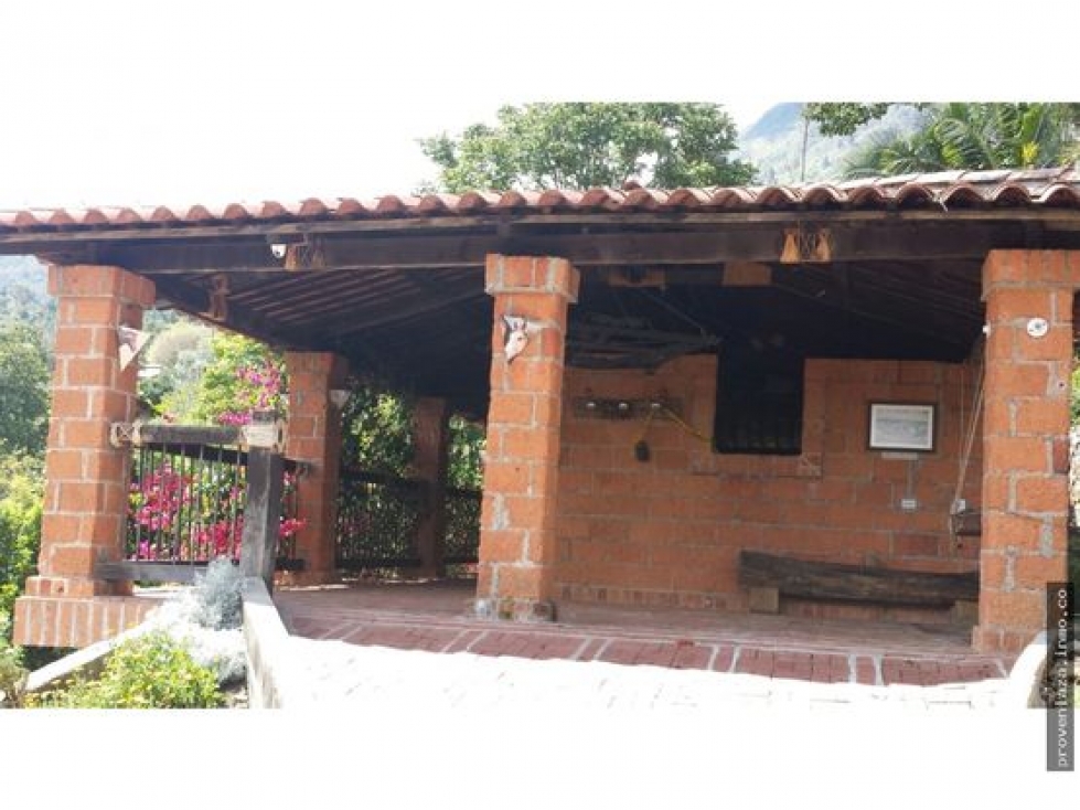 Casa de 6 alcobas en venta en Simon Bolivar Sb (Centro), Copacabana, 950 m² · foto 12 de 16