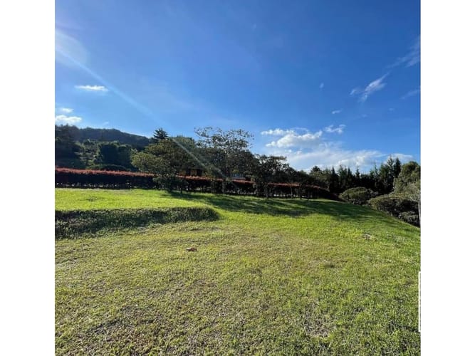 Lote en venta en Sajonia, Rionegro, 3360 m² · foto 6 de 10
