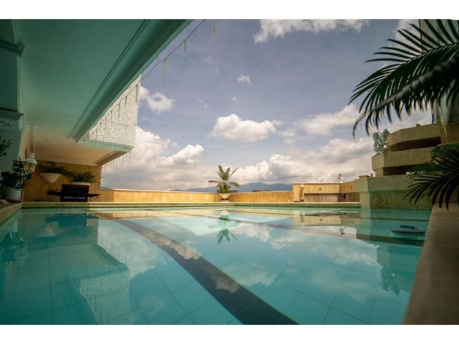 Apartamento de 6 alcobas en venta en Los Balsos, Medellín, 870 m² · foto 2 de 24