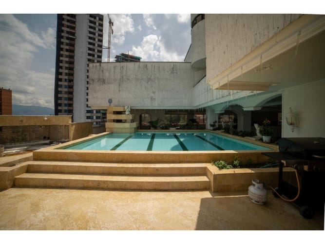 Apartamento de 6 alcobas en venta en Los Balsos, Medellín, 870 m² · foto 5 de 24