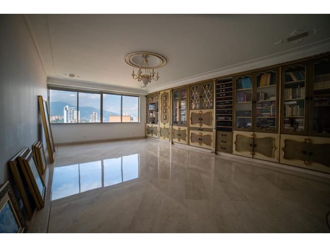 Apartamento de 6 alcobas en venta en Los Balsos, Medellín, 870 m² · foto 18 de 24