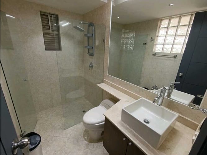 Apartamento de 4 alcobas en venta en San Lucas, Medellín, 400 m² · foto 22 de 24