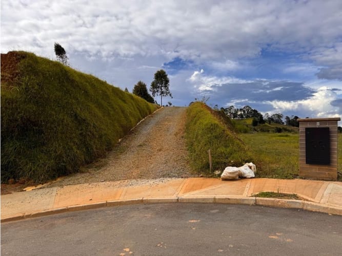 Lote en venta en Centro, Rionegro, 2570 m² · foto 6 de 14