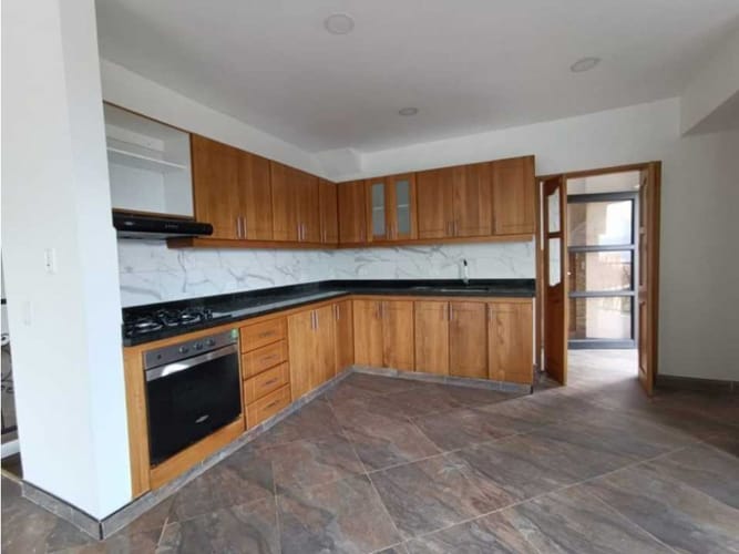 Casa de 4 alcobas en venta en Escobero, Rionegro, 350 m² · foto 1 de 1