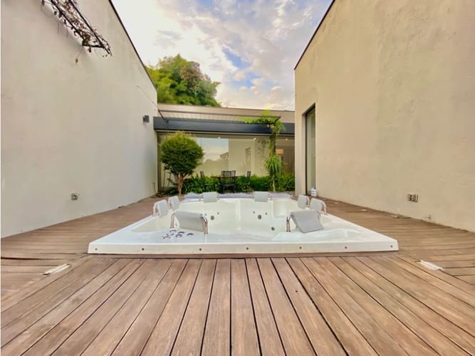 Casa de 4 alcobas en venta en Llano Grande, Rionegro, 360 m² · foto 2 de 24