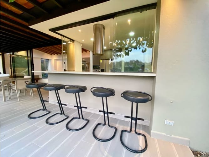 Casa de 4 alcobas en venta en Llano Grande, Rionegro, 360 m² · foto 4 de 24