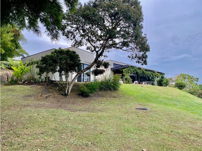 Casa de 4 alcobas en venta en Llano Grande, Rionegro, 360 m² · foto 8 de 24