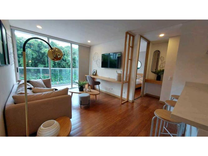 Apartamento de 2 alcobas en arriendo en El Castillo, Medellín, 72 m² · foto 2 de 15
