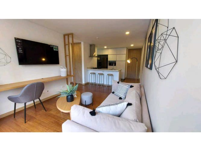 Apartamento de 2 alcobas en arriendo en El Castillo, Medellín, 72 m² · foto 4 de 15