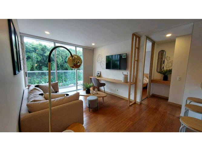 Apartamento de 2 alcobas en arriendo en El Castillo, Medellín, 72 m² · foto 5 de 15
