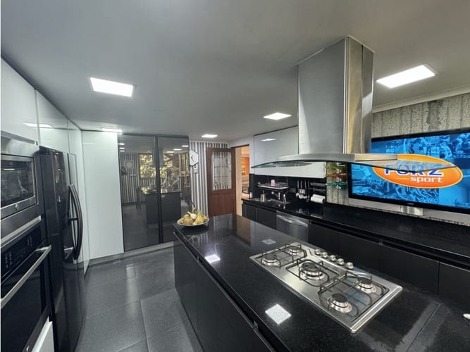 Apartamento de 3 alcobas en venta en Los Balsos, Medellín, 186 m² · foto 15 de 24