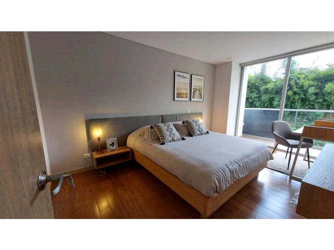 Apartamento de 2 alcobas en arriendo en El Castillo, Medellín, 72 m² · foto 13 de 15