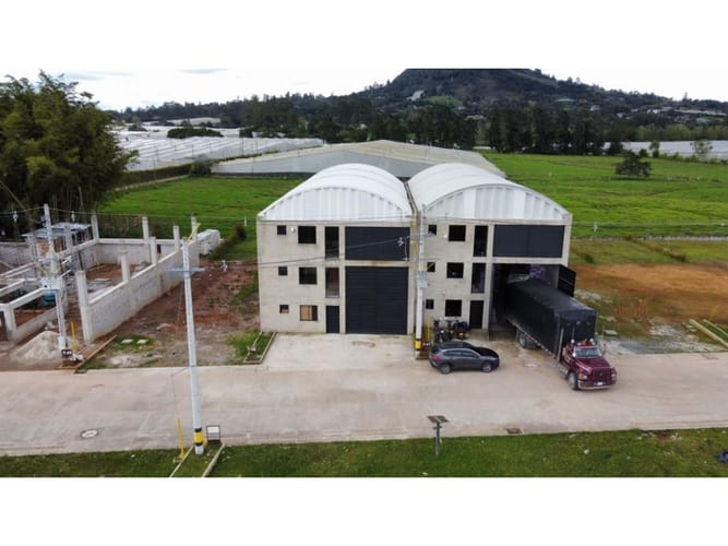 Bodega en venta en San Nicolas, La Ceja, 462 m² · foto 1 de 4