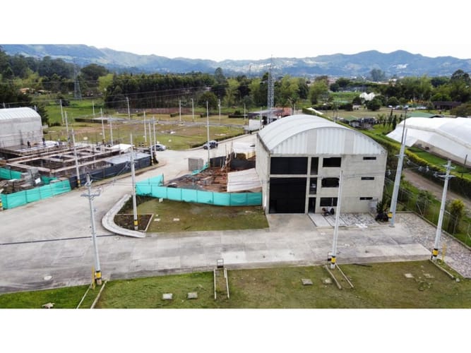 Bodega en venta en San Nicolas, La Ceja, 462 m² · foto 3 de 4