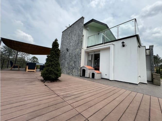 Casa de 4 alcobas en venta en Santa Elena, El Retiro, 252 m² · foto 2 de 20
