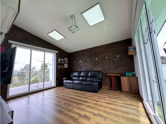 Casa de 4 alcobas en venta en Santa Elena, El Retiro, 252 m² · foto 15 de 20