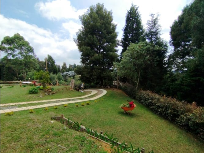 Casa de 6 alcobas en venta en El Zango, Guarne, 300 m² · foto 2 de 24