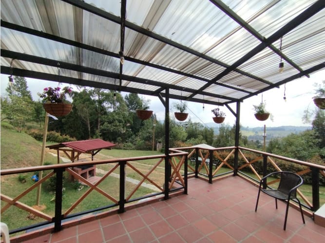 Casa de 6 alcobas en venta en El Zango, Guarne, 300 m² · foto 21 de 24