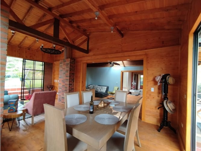 Casa de 6 alcobas en venta en El Zango, Guarne, 300 m² · foto 22 de 24