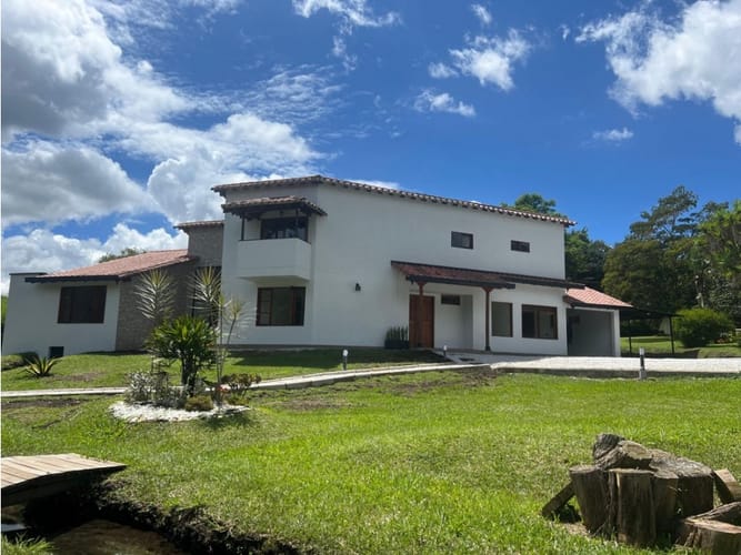 Casa de 4 alcobas en venta en El Tambo, La Ceja, 290 m² · foto 9 de 18