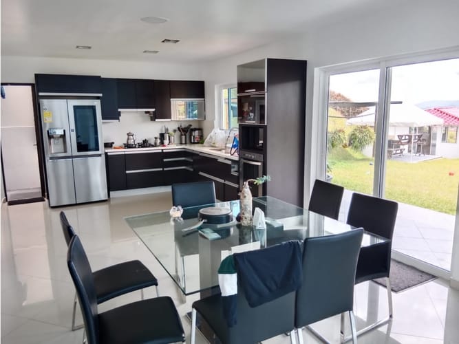 Casa de 6 alcobas en venta en La Milagrosa, La Ceja, 300 m² · foto 4 de 24