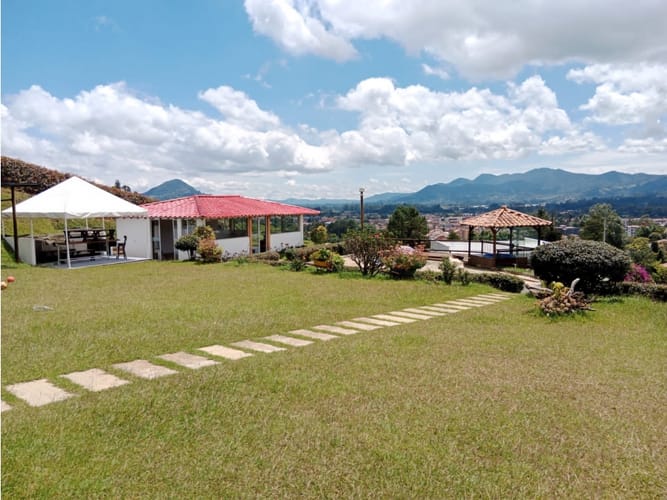 Casa de 6 alcobas en venta en La Milagrosa, La Ceja, 300 m² · foto 5 de 24