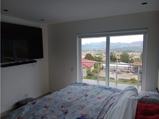 Casa de 6 alcobas en venta en La Milagrosa, La Ceja, 300 m² · foto 10 de 24