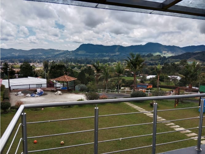 Casa de 6 alcobas en venta en La Milagrosa, La Ceja, 300 m² · foto 18 de 24