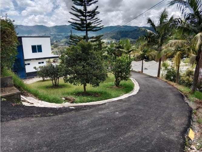 Casa de 6 alcobas en venta en La Milagrosa, La Ceja, 300 m² · foto 21 de 24