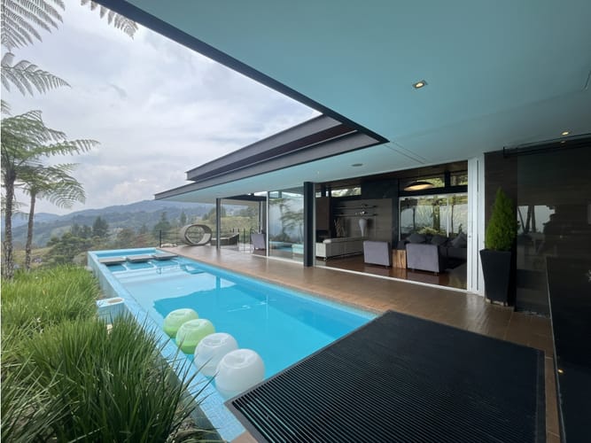 Casa de 4 alcobas en venta en El Tablazo, Rionegro, 1000 m² · foto 2 de 19